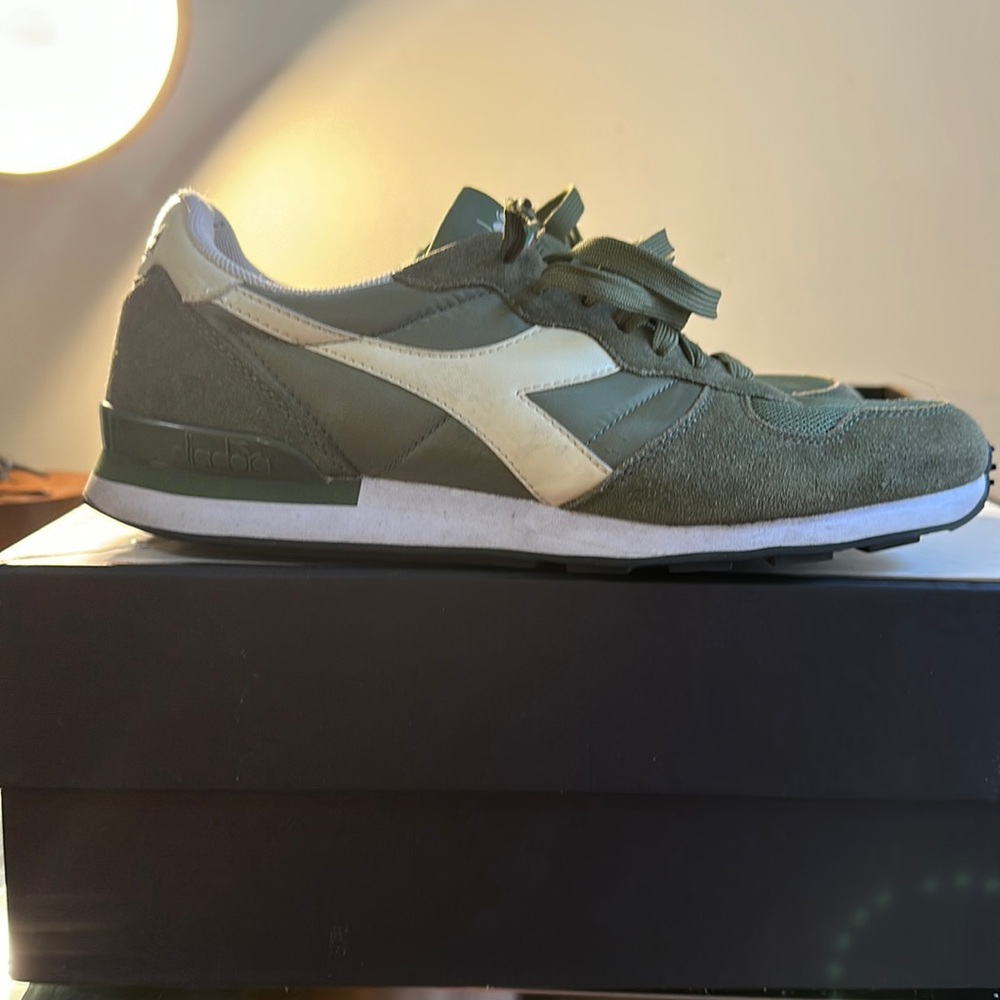 Army green old school Diadora!